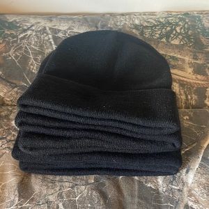 5 black insulated beanies.